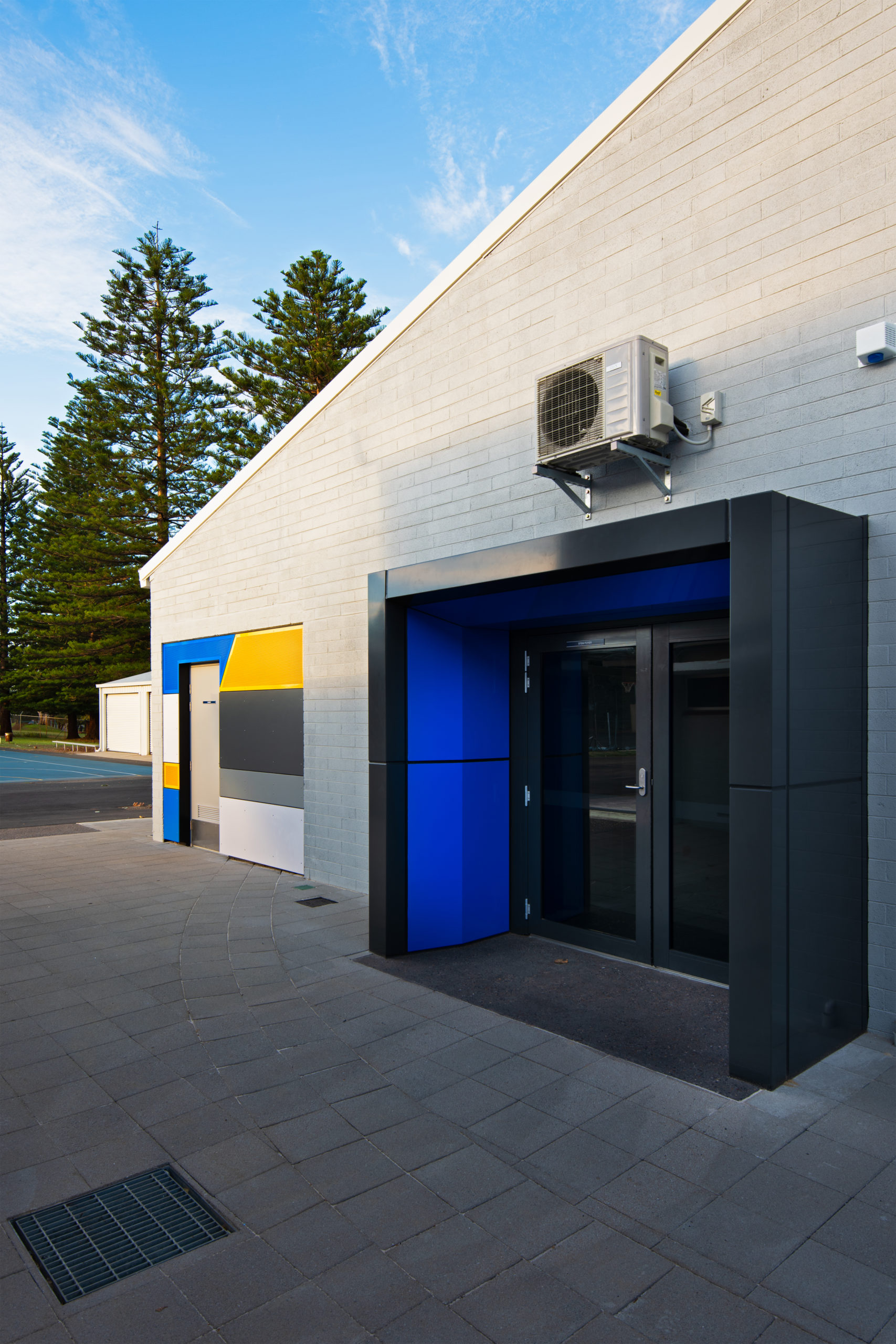 Newton Moore Senior High School STEM Centre MCG Architects Newton Moore Senior High School STEM Centre MCG Architects